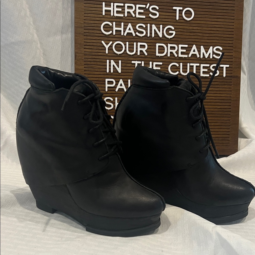 Leon Max Black leather Wedge Ankle Boots